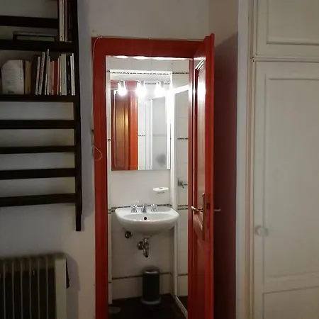 Red Door Appartament With Terrace Daire