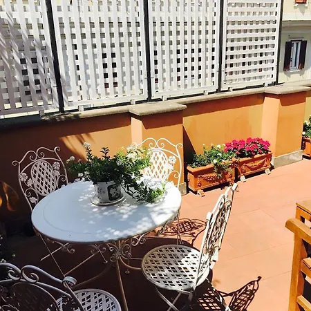 Red Door Appartament With Terrace Daire Roma